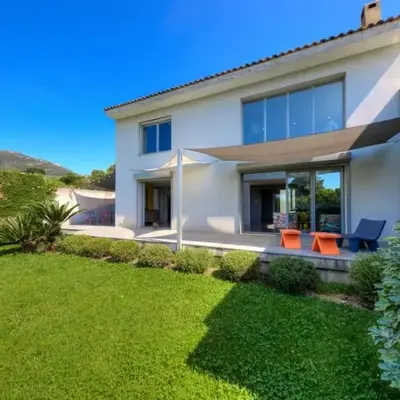 Villa Contemporaine à Carros les plans