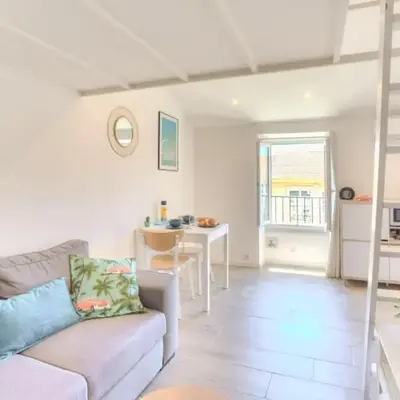 #2 Central Studio top floor AC & Balcony