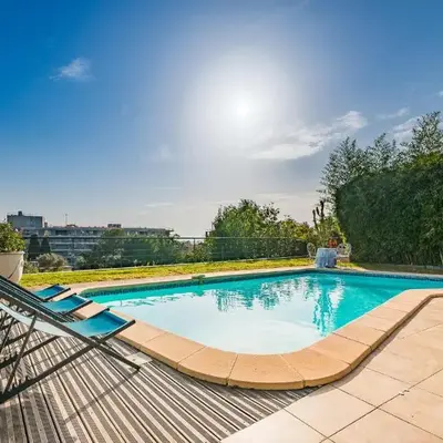 Nice Home In Saint-Laurent-Du-Var