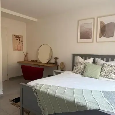 Bas de Villa à 15 min de Nice avec piscine