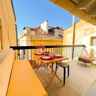 Beautiful Top Floor & Terrasse (Beach 1' walk)