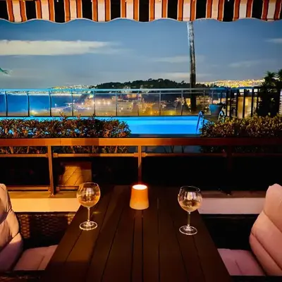Superbe 2 pièces TERRASSE / PISCINE / VUE / PARKING