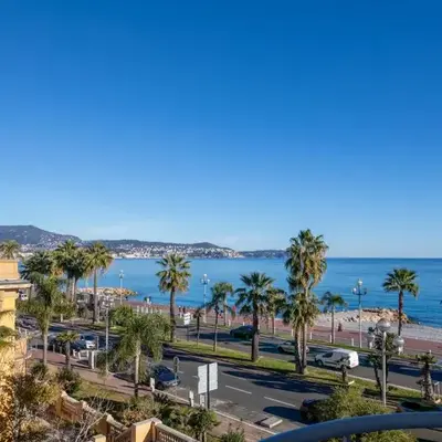 FAMILY APARTMENT SEA VIEW