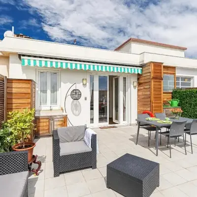 Deux pièces terrasse sous les étoiles