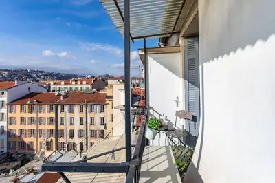a balcony with a view of a building at L33 2P Jean Médecin centrale/ 2 Balcony & AC in Nice