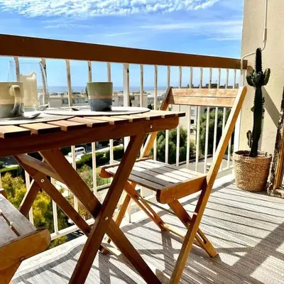Joli 2 pièces - Proche aéroport - Terrasse vue mer