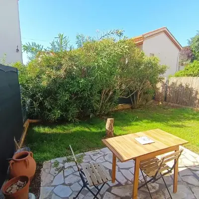Refurbished apartment with terrace and garden