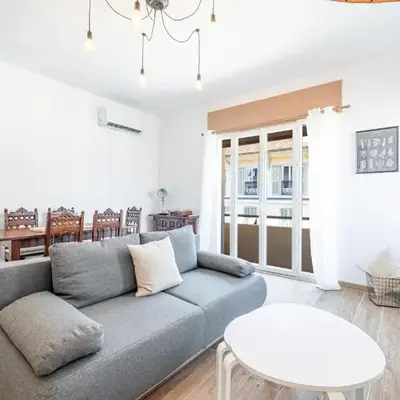 Large & Quiet 1 Bdr Downtown