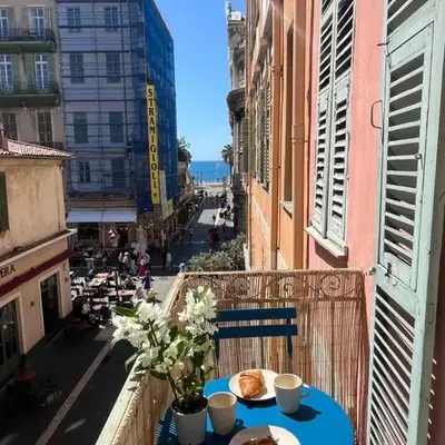 Le Bosio-studio avec vue mer