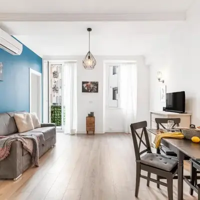 Center 2 min walk to beach quiet sunny balcony