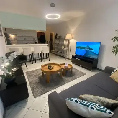 Grand Studio très bien situé!