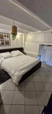 a bedroom with a bed in a room at Magnifique appartement 2 pièces - Port de Nice in Nice
