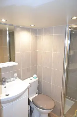 a bathroom with a toilet and a sink and a shower at Magnifique appartement 2 pièces - Port de Nice in Nice