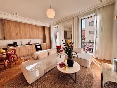 a living room with a couch and a table at Ze Perfect Place - Splendide Appart 2 Chb Garibaldi in Nice