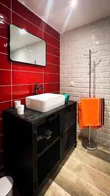 a bathroom with a shower with a tub and a sink at Maison LeFleur - Villa avec piscine sur les hauteurs de Nice in Nice