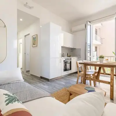 Charming Apt Nice Port Place du Pin with Balcony