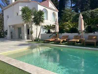 a bathroom with a shower with a toilet and a sink at Luxury Riviera Villa* short walk to beach & center in Cagnes-sur-Mer
