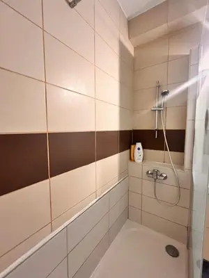 a bathroom with a shower and a toilet in it at Heliotel Marine Studio 30m2 très lumineux avec terrasse 17m2 au 3eme étage in Saint-Laurent-du-Var