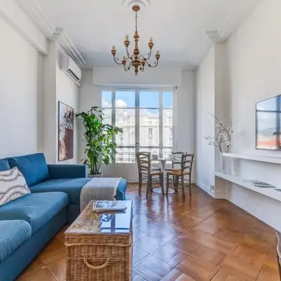 Elegant Condo with Balconies in the Heart of Nice