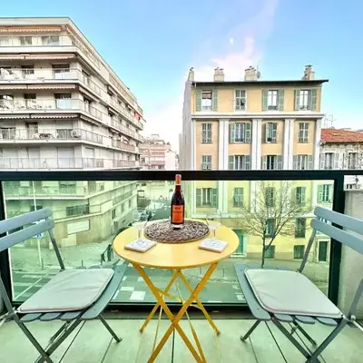 Studio 600 m de la Promenade des Anglais