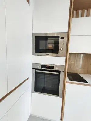 a kitchen with a microwave and a stove at France 105 Super Centrale 2 Pers WiFi AC in Nice