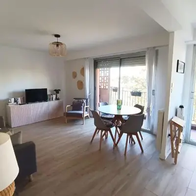2-rooms apartment with Wifi and balcony
