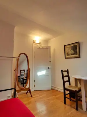 a door in a room with a white door sidx sidx sidx at Jolie chambre Privée Centre-Ville in Nice