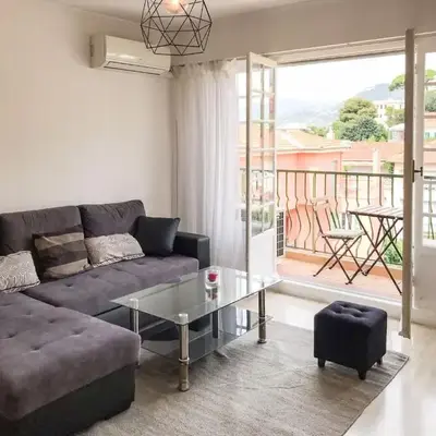 Lympia - one bedroom apartment near the port