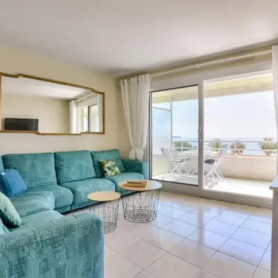 T3 avec terrasse vue sur mer à 400m de la plage