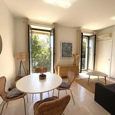 Beautiful studio with parking place Massena