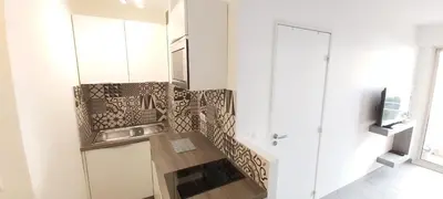 a kitchen with a sink and a counter top at Studio Cosy proche Carlone, balcon in Nice