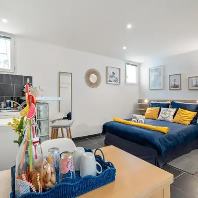 Nice Renting - 5b PENCHIENATTI - Charming Cozy Studio Balcony AC Massena