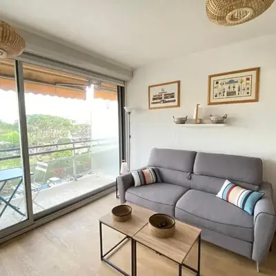 Lovely 4-person studio - pool and sea
