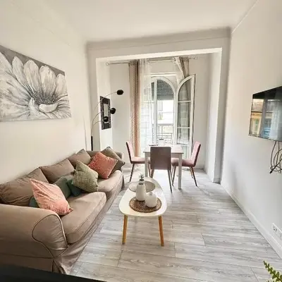 Nice Apt - City Center