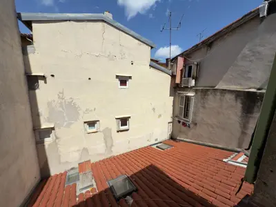 an overhead view of a building with a red roof at Ze Perfect Place - Authentique & Calme - 1 CHB in Nice