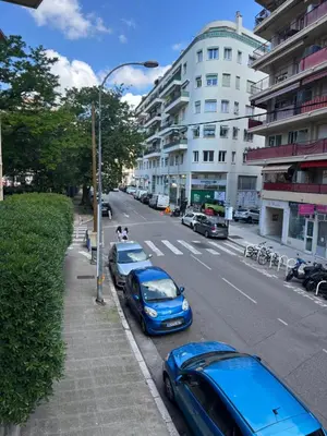 a group of cars parked on the side of a street at Studio Proche Tram accès Centre Ville Plage in Nice