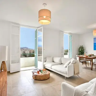 Modern Apartment With City View - Happy Rentals