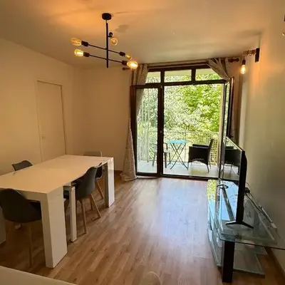 Big Apartement 20 min from beach
