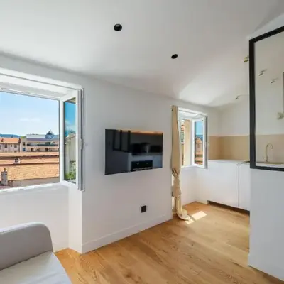 Magnifique studio boulevard gambetta - A