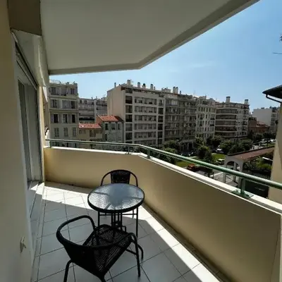 Studio bord de plage à Nice
