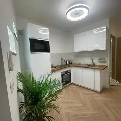 Recently renovated apartment in quiet area in heart of Old Nice