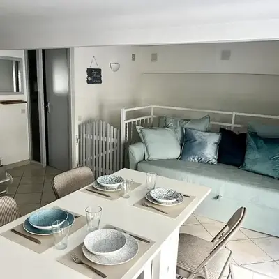 Cozy apartement near the beach with with Aircon