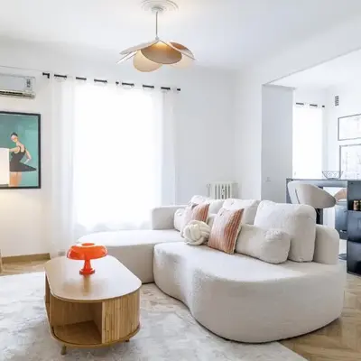 Wide & Cozy 1 Bdr Downtown