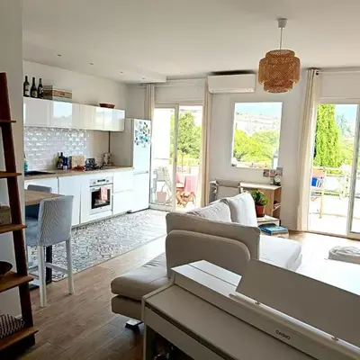 Stunning 2 bedroom apartment with Terrace and Sea view