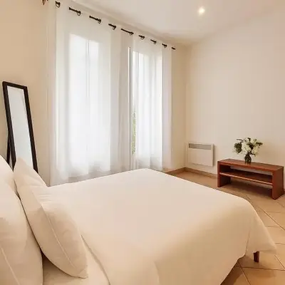 Charming & roomy apartment with balcony heart of Nice