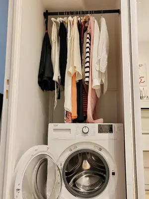 a laundry room with a washer and dryer at Le Clio Hyper Centre proche Promenade in Nice