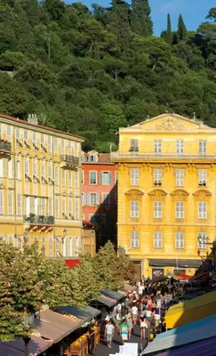 a group of buildings with people standing in front of them at Appartement confort au cœur de Nice in Nice
