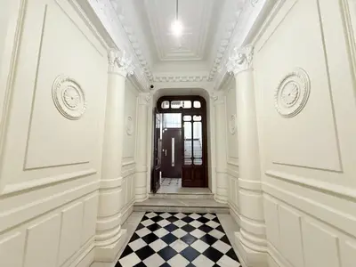a hallway with a black and white checkered floor at Ze Perfect Place - Centre - Durandy - 2 Chb - AC in Nice