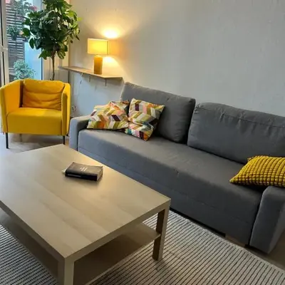 Bel appartement spacieux avec joli balcon arboré
