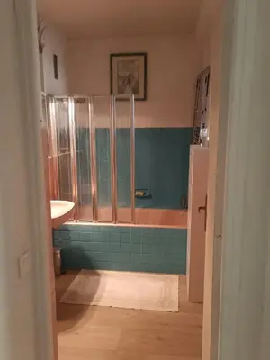 a bathroom with a shower and a sink at Apartement ensoleillé vue mer in Villefranche-sur-Mer